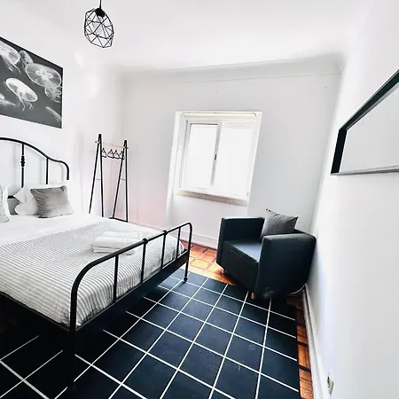Rooms, Location For Tourists Лісабон