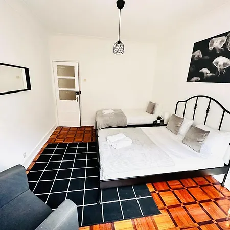 Rooms, Location For Tourists