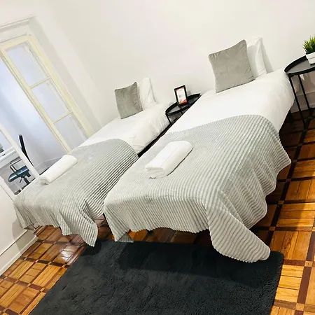 Rooms, Location For Tourists